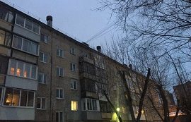 Очистка кровли дома по адресу ул. Стахановская, 42 от снега и наледи