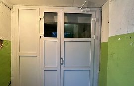 Установка тамбурных дверей в доме по адресу ул. Советской Армии, 17