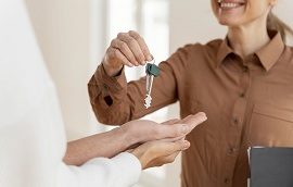Подарить квартиру родственнику стало дешевле: на кого распространяется новый закон