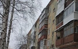 Уборка снега и наледи с кровли домов