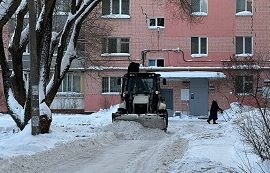 Уборка придомовых территорий от снега и наледи