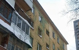 Очистка кровли от снежных навесов и наледи