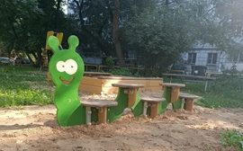 Установка детской площадки по адресу ул. Стахановская, 4
